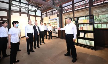 Çin Devlet Başkanı Şi, 8 yıl aradan sonra Sincan'ı ziyaret etti