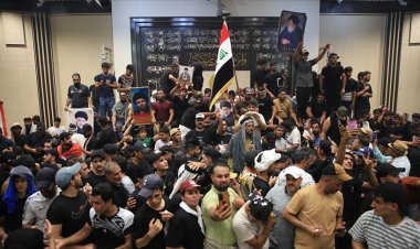 Sadr, destekçilerini Meclis binasından ayrılmaya çağırdı