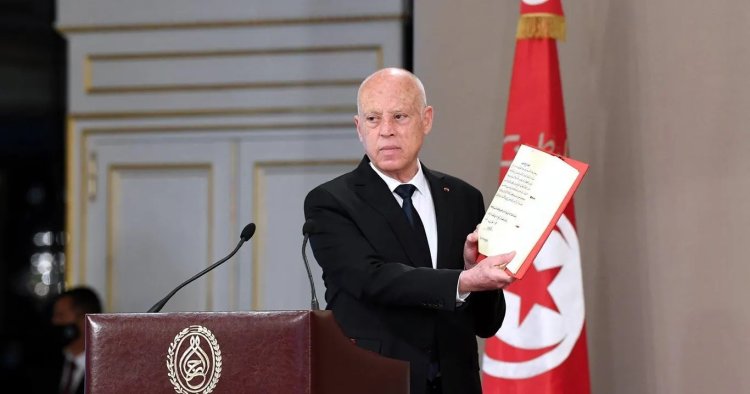 Tunus'ta Cumhurbaşkanı Said'in anayasa taslağına ret