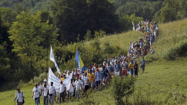 Srebrenitsa'da binlerce kişi "ölüm yolunda" Barış Yürüyüşü yapacak