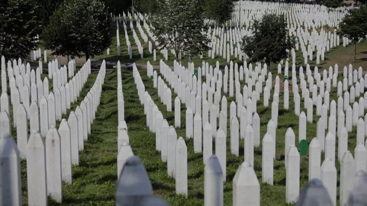 Bosna Hersek'in 27 yıldır kanayan yarası Srebrenitsa soykırımı