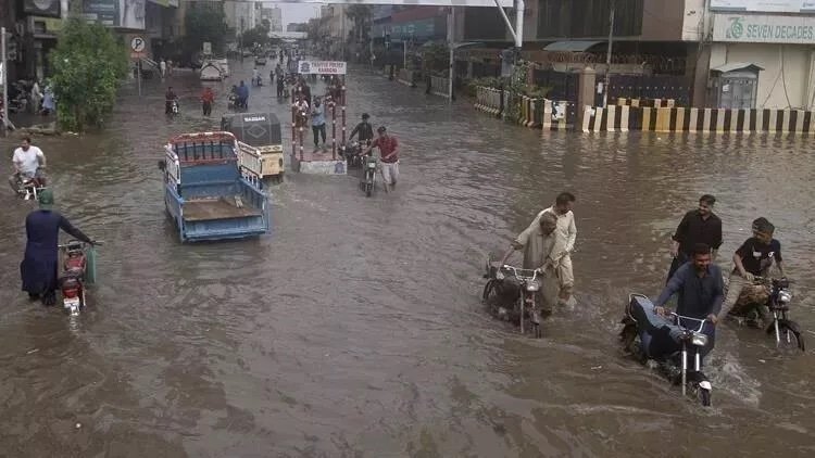 Pakistan'daki sel felaketinde can kaybı 198'e yükseldi