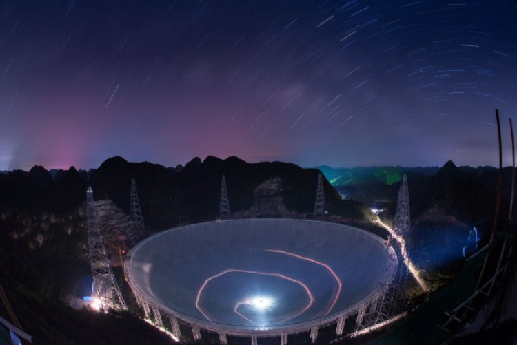 Çin'in dev radyo teleskobu FAST, 660 pulsar tespit etti