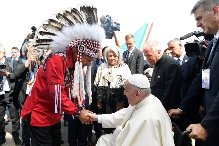 Papa Franciscus, Kanada'daki istismar vakaları için özür diledi