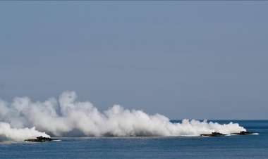 Çin, Tayvan'ı kuşatan askeri tatbikatı ile güç gösterisi yapıyor