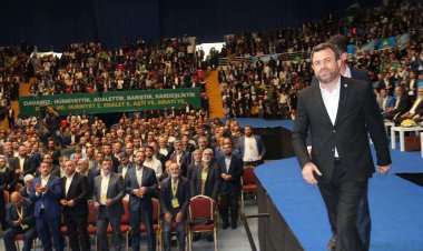 Siyasetiyle gönüllere taht kuran dava adamı: Mehmet Yavuz