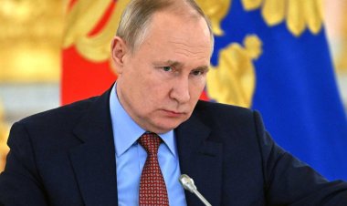 Putin, Çin'in en kıdemli diplomatı Vang ile Moskova'da görüştü