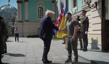 Johnson'dan Ukrayna'nın Bağımsızlık Günü'nde Kiev'e sürpriz ziyaret