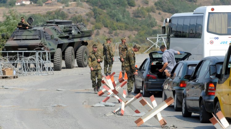 AB, Sırbistan ve Kosova'yı görüşmek üzere Brüksel'e davet etti