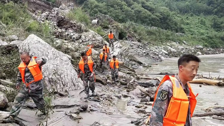 Çin'de nehrin taşması sonucu 7 kişi öldü