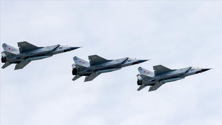 Rusya, stratejik caydırıcılık için "Kinjal" füzelerini uçaklarla Kaliningrad'a gönderdi