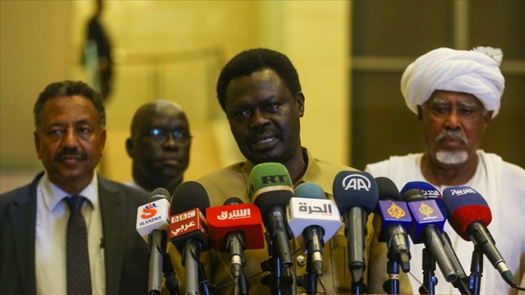 Sudan'da 'geçiş dönemi'ni içeren siyasi bildirge imzalandı