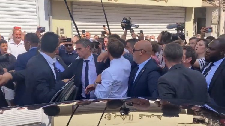 Macron, Cezayir'de protesto edildi