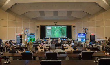 Pentagon tedirgin: Üst düzey komuta kademesi Rusya ve Çin'in uzay silahları için toplanıyor