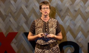 Myanmar'da gözaltına alınan eski İngiltere büyükelçisine hapis cezası