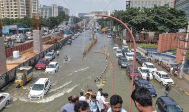 Hindistan'ın Bangalore kenti sular altında kaldı
