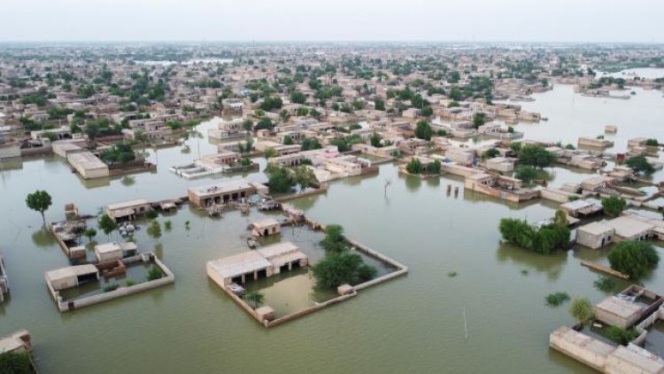 Katar'dan sel felaketinin yaşandığı Pakistan'a yardım