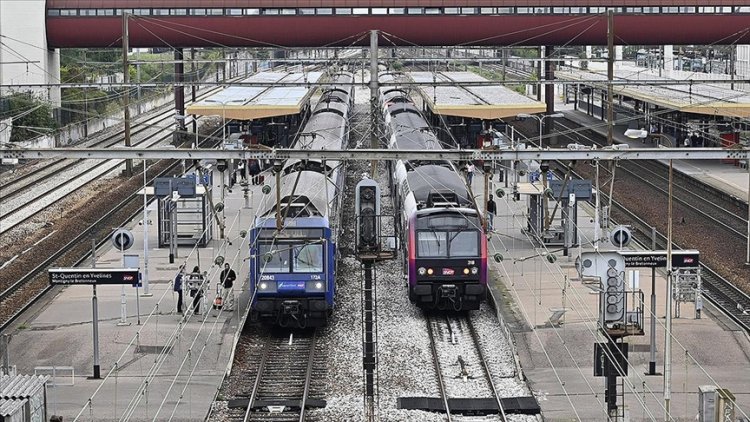 Fransa'da hükümet enerji tasarrufu için tren seferlerini azaltmaya hazırlanıyor