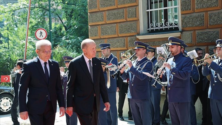 Cumhurbaşkanı Erdoğan, Bosna Hersek'te resmi törenle karşılandı