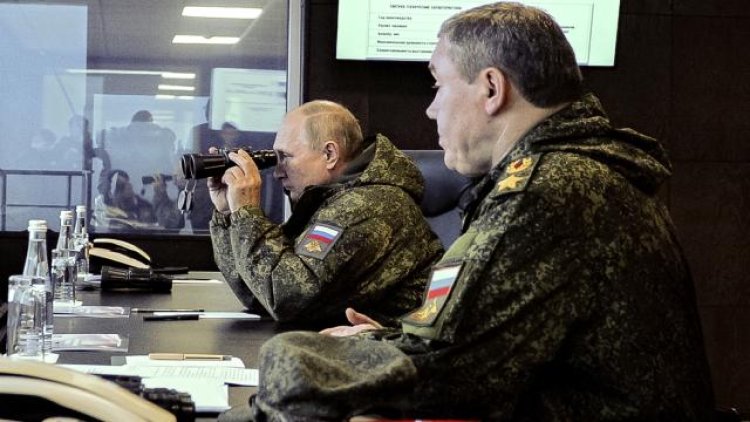 Putin 'Vostok-2022' tatbikatını izledi