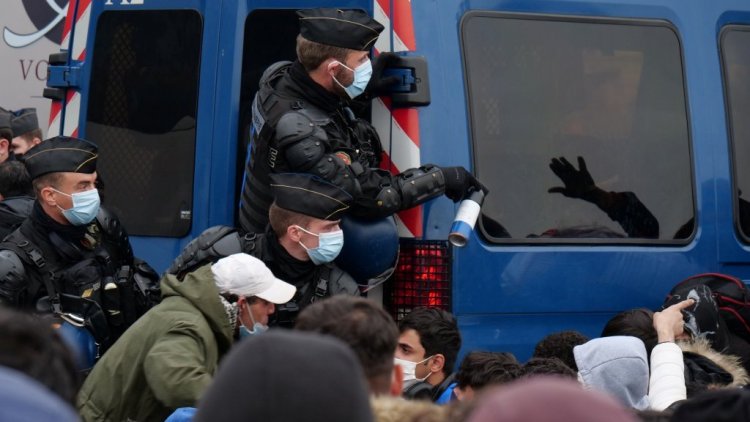 Fransız polisi göçmenlere şiddet uyguluyor