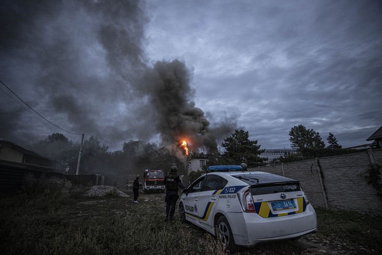 Rusya, Ukrayna'nın Harkiv şehir merkezini vurdu