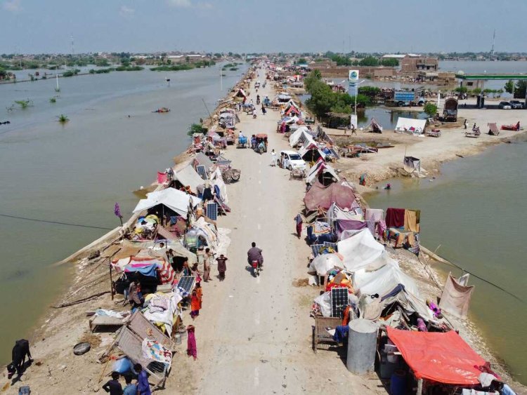 Pakistan'ın kuzeyinde sel tehlikesi nedeniyle 100 binden fazla kişi tahliye edildi