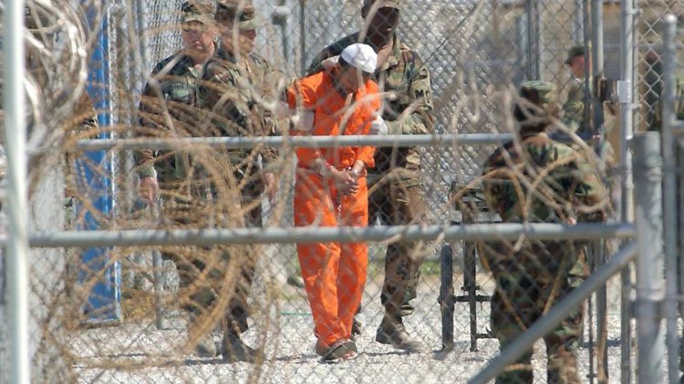 ABD'nin işkence üssü Guantanamo'daki bir mahkum daha özgürlüğüne kavuştu