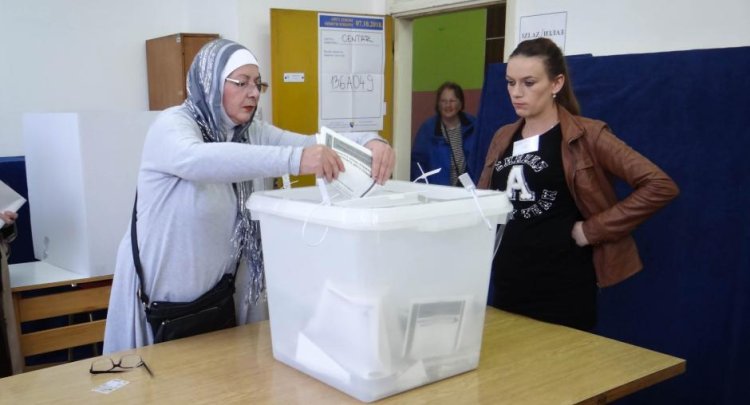 Bosna Hersek'teki seçimlerde Devlet Başkanlığı Konseyi için 9 aday yarışıyor