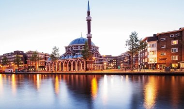 Amsterdam Belediyesi, cami yöneticilerine yönelik LGBT dayatmasından vazgeçti