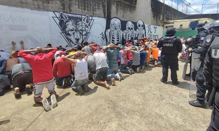 Ekvador’da çete üyelerine operasyon: 1534 kişi gözaltına alındı