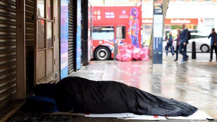 İngiltere'de etnik azınlıklar için yoksulluk riski beyazlardan daha fazla