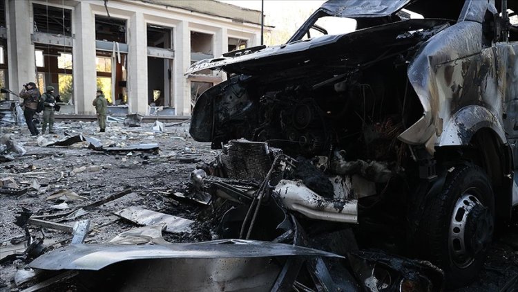 Rusya'nın ilhak ettiği Donetsk şehri Ukrayna güçlerince vuruldu
