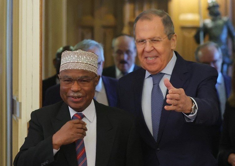 Lavrov, İslam İşbirliği Teşkilatı Genel Sekreteri İbrahim Taha ile Moskova'da görüştü