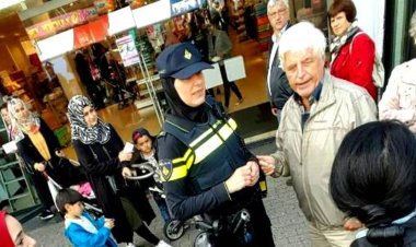 Hollanda'da "polis memurlarının başörtüsü takabilmesinin mümkün hale getirilmesi" önerisi