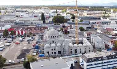 Fransız mahkemesi Strazburg Belediyesi'nin Eyüp Sultan Camisi'ne yardım kararını iptal etti
