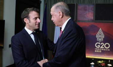 Fransız sözcüye göre Cumhurbaşkanı Erdoğan'ı tebrik eden Macron ilişkileri ilerletmeyi istiyor