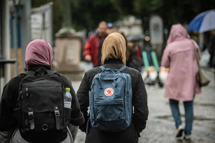 Almanya'da öğrencilere başörtüsü yasağı talebi