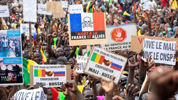 Mali, eski sömürgecisi Fransa’nın dilinden kurtulmaya çalışıyor