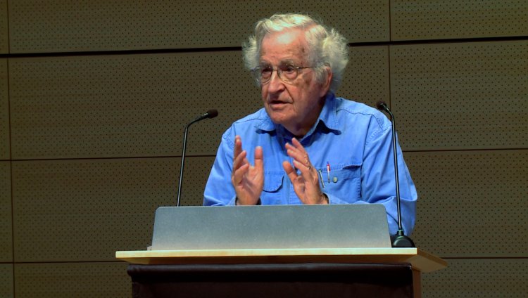 Chomsky: Amerika, İran'ı zayıflatmak için her türlü eylemi destekliyor