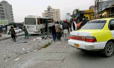 Afganistan’da otobüse düzenlenen bombalı saldırıda 7 kişi öldü