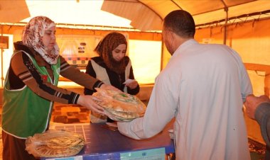 Suriye’deki kamplara her gün 54 bin ekmek dağıtılıyor