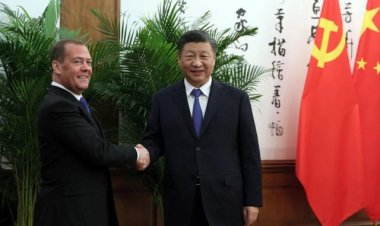 Eski Rusya Devlet Başkanı Medvedev'den Çin'e sürpriz ziyaret