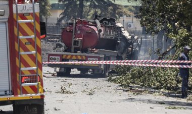 Güney Afrika'da akaryakıt tankerinin patlaması sonucu 10 kişi öldü