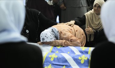 Binlerce Srebrenitsa mağduru Hollanda'dan tazminat bekliyor