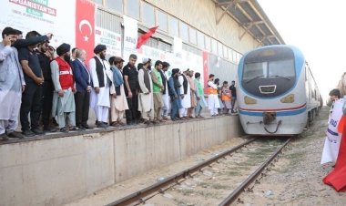 Afganistan'a yardım malzemesi taşıyan 7'nci "İyilik Treni" Herat'a ulaştı