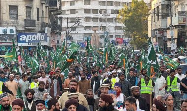 Kur'an-ı Kerim'e yapılan alçakça saldırı Pakistan'da protesto edildi