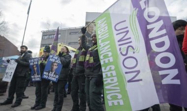 İngiltere'de grev dalgasına öğretmenler ve itfaiyeciler de katılıyor