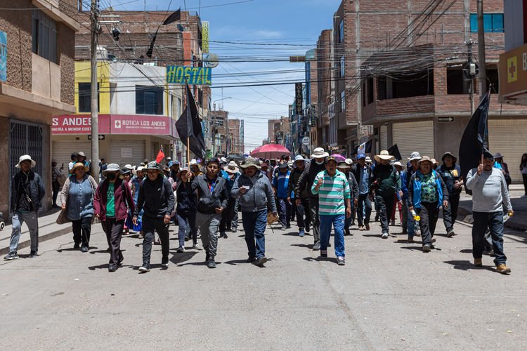 Peru'da protestolar devam ediyor: 30 günlüğüne OHAL ilan edildi