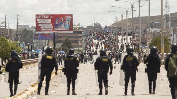 Peru'da hükümet karşıtı protestolarda şiddet artıyor: 53 ölü